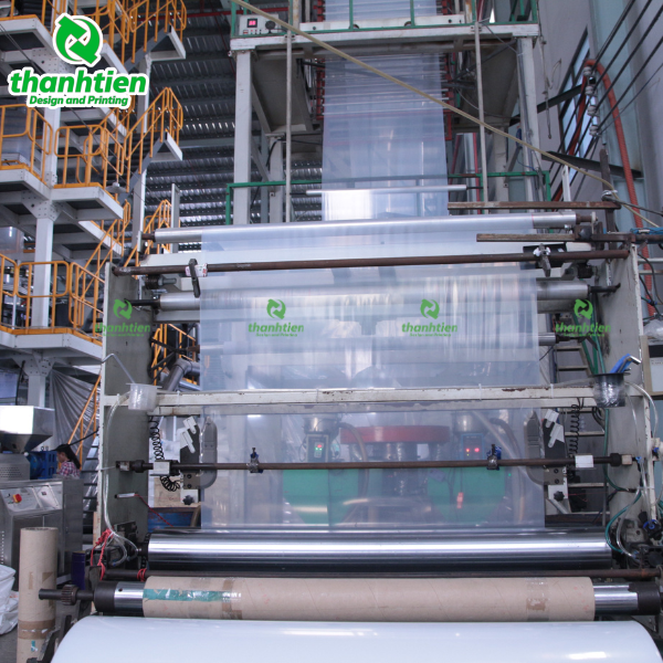 xuong-san-xuat-va-in-an-tui-dung-thuc-pham-dong-lanh-hien-dai-chuyen-nghiep