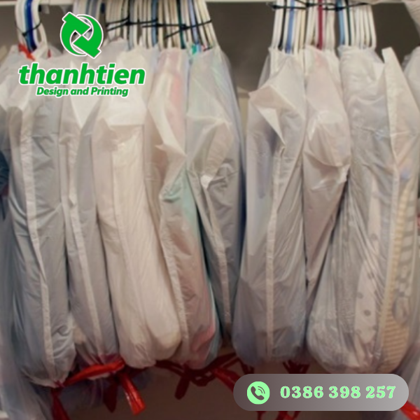 tui-rac-trang-boc-quan-ao-tranh-bui-ban