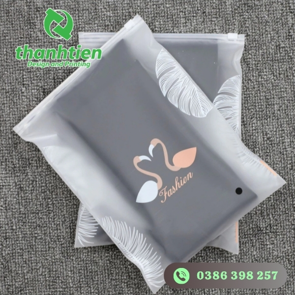 in-thong-tin-len-tui-zip-dung-quan-ao-theo-yeu-cau