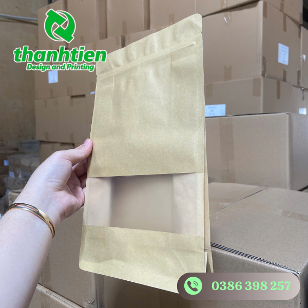 tui-zipper-giay-kraft-co-cua-so-tran-8-canh